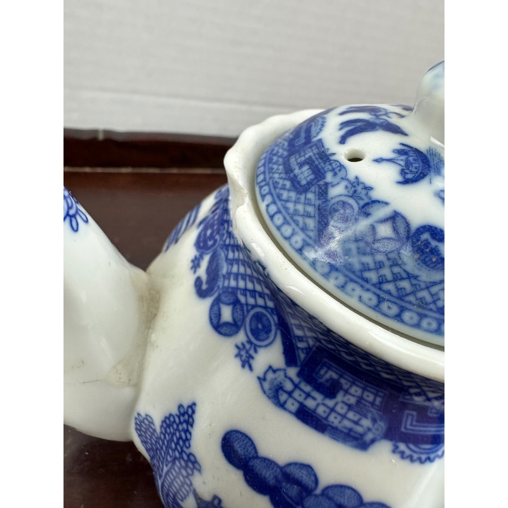 Vintage Blue Willow Transferware Teapot and Sugar Bowl Set Blue White China Flaw - Picture 3 of 16